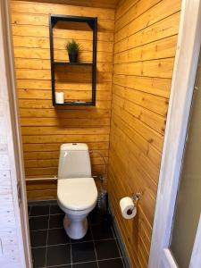 Koupelna v ubytování Katase Tiny House