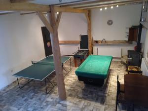 Instalaciones para jugar ping pong en Penzion Hrnčíře o alrededores