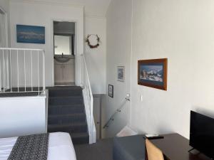 Χώρος καθιστικού στο Horizons 424 Lake Jindabyne Waterfront 2 Bedroom Apartment