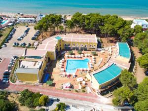Piscina a Hotel Orchidea Blu o a prop