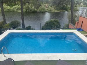 Casa el Capricho del lago Alojamiento rural tesisinde veya buraya yakın yüzme havuzu