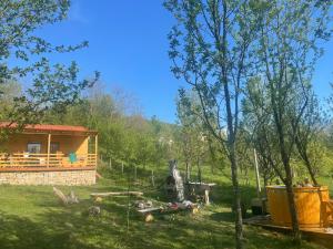 Aed väljaspool majutusasutust Tiny Heaven Chidea