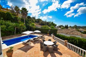 Bazén v ubytovaní Exquisite and Modern villa near beach with Heated pool! alebo v jeho blízkosti