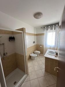 Ένα μπάνιο στο Santu Marcu apartment