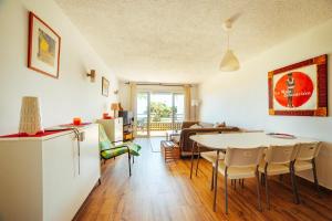 Posedenie v ubytovaní Apartamento HORIZON PARADISE - Primera linea de playa
