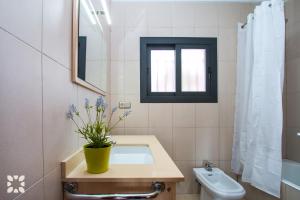 A bathroom at Villa Sapphire by Abahana Villas