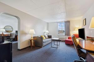 Istumisnurk majutusasutuses Econo Lodge Inn & Suites