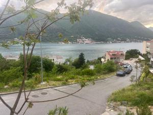 Fotografija u galeriji objekta Apartmani Minis Kotor Dobrota u gradu Dobrota