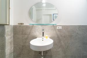Kúpeľňa v ubytovaní Ortigia Vicolo Giudecca Flat