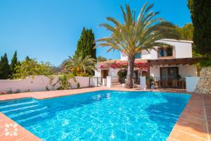 The swimming pool at or close to Villa Sandro by Abahana Villas