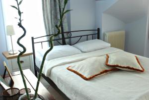 Легло или легла в стая в Seaside House With Garden