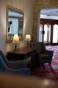 Posezení v ubytování Redcliffe Hotel