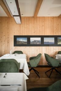 A seating area at Falkensteiner Hotel & Spa Sonnenparadies