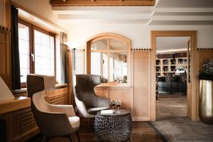 A seating area at Falkensteiner Hotel & Spa Sonnenparadies