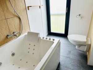 Photo de la galerie de l'établissement Ecrin balneo sauna à Thollon, à Thollon-les-Mémises 50 autres photos