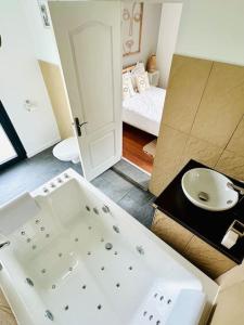 Photo de la galerie de l'établissement Ecrin balneo sauna à Thollon, à Thollon-les-Mémises