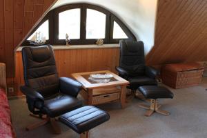 Posezení v ubytování "Fewo-Ulla-02" Ferienwohnung im OG