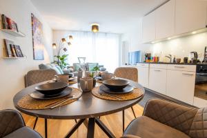 Kuchyň nebo kuchyňský kout v ubytování Special EiNSTEiN II Apartment Basel, Messe Kleinbasel 10-STAR + 37 fotografií