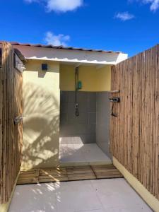 Ένα μπάνιο στο 21 Villa Chuchubi