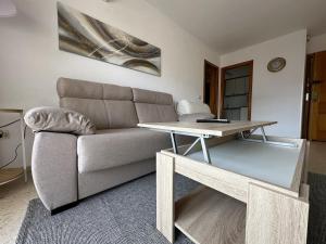 Χώρος καθιστικού στο JARDÍN VIII con wifi AC y piscina