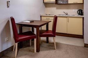 Kuchnia lub aneks kuchenny w obiekcie Relax Hotel Stork