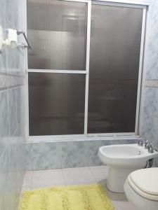 Et badeværelse på Departamentos Nqn Equipados