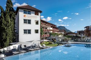 Bazén v ubytování Hotel Sunnwies nebo v jeho okolí