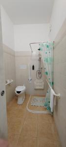 A bathroom at Hotel Nuovo Rondò