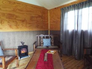 Μια τηλεόραση ή/και κέντρο ψυχαγωγίας στο Faith Cabin