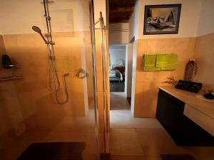 Koupelna v ubytování B&B Romantico Palazzo dei Ulivi