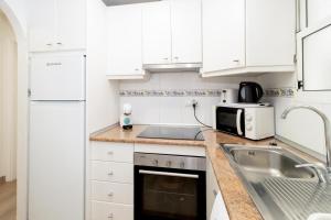 Kuchyňa alebo kuchynka v ubytovaní Jose Hurtado Apartamento