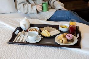 Comida en o cerca de este hotel