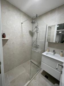 Bilik mandi di Pine forest apartment +18 gambar