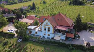 Budova, v ktorej sa apartmán nachádza