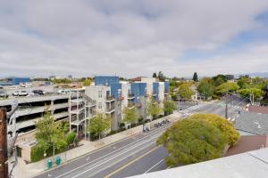 an overhead view of a city street with buildings at Cozy Emeryville Studio, Near Beaches and Parks! in Emeryville