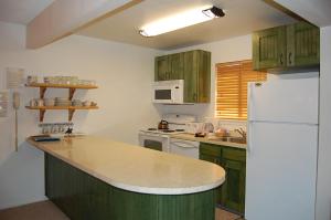 Nhà bếp/bếp nhỏ tại Hi Country Haus Unit 1908