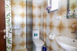 Frida`s Apartments tesisinde bir banyo