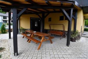 Φωτογραφία από το άλμπουμ του Apartmánový dom PRAMEŇ σε Vinne +2 φωτογραφίες