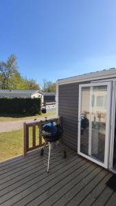 ラウエルウオーフにあるMOBILHEIM HERZ LAUWERSOOG - Chalet Pampusplaatのギャラリーの写真
