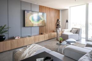 TV tai viihdekeskus majoituspaikassa ZT Coliving and Hotel