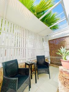 Eilat Beach House的休息区