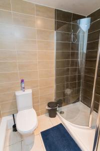 Gallery image of Aston Apartments-4 11 Lichfield Road Birmingham B6 5RW in Birmingham +26 photos