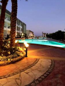 Бассейн в Cecelia Hotel Suites Hurghada или поблизости