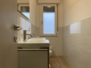 Ένα μπάνιο στο Modern flat close to the center - Beahost +30 φωτογραφίες