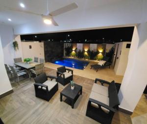 Luxury Villa in Punta Cana tesisinde veya buraya yakın yüzme havuzu