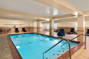 a large swimming pool in a hotel room at Quality Inn Memphis Northeast near I-40 in Memphis