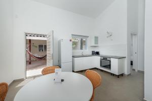 Kuchyň nebo kuchyňský kout v ubytování Casita Palma by Boutique Bonaire Unique Resorts