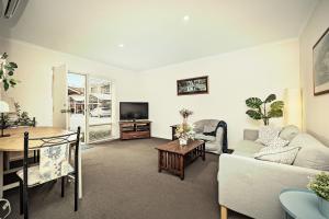 Χώρος καθιστικού στο 2 BR Apartment in Melbourne Street - North Adelaide