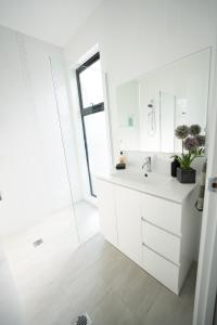 Koupelna v ubytování Spacious & Modern 4 Bedrooms + 82 fotografií