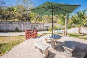 Giardino di Full house with 2 bedrooms and private pool, 5 guest